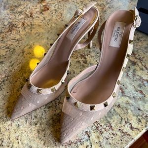 Valentino garavani rock stud size 40